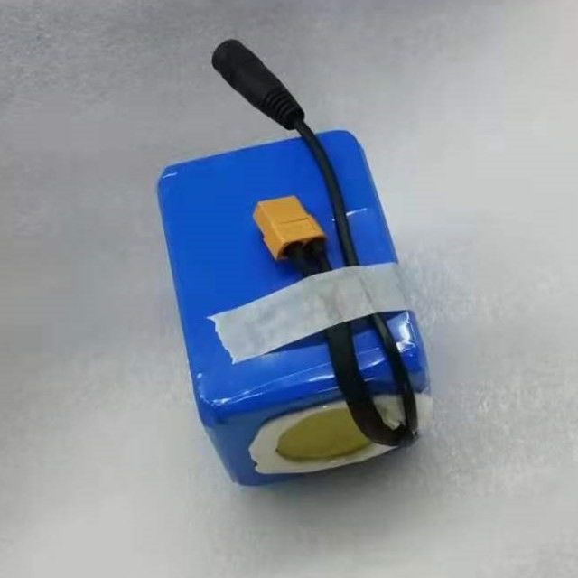 Bateria de lítio de 12 volts 10ah 18650 3cells em série com tomada de descarga XT60