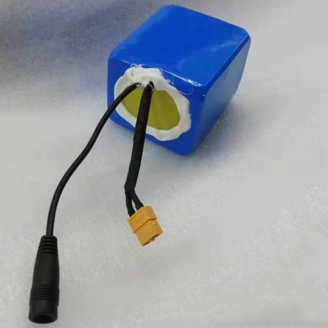 Bateria de lítio de 12 volts 10ah 18650 3cells em série com tomada de descarga XT60